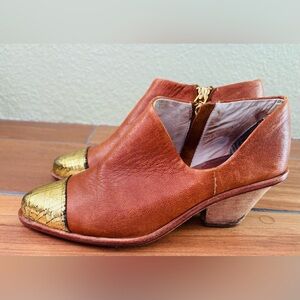 Matt Bernson Gold and Brown Leather Ankle Boots Size: 6.5